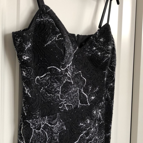 #114 GUESS [14] Fit/Flare lace dress - Picture 5 of 13